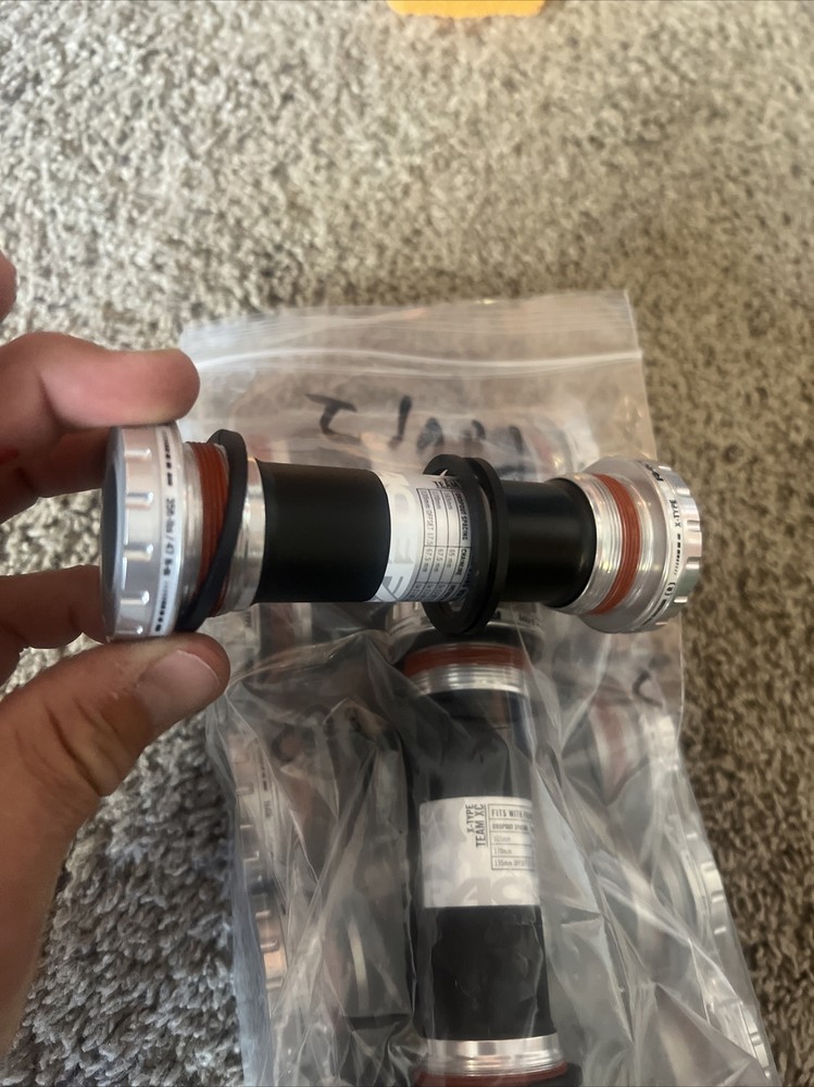 24mm RaceFace Team XC X-Type External Bottom Bracket: BSA 100mm BB Shell