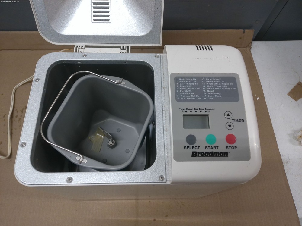 Breadman TR560 Bread Maker Machine 2lb Automatic Bread Machine White Tested READ