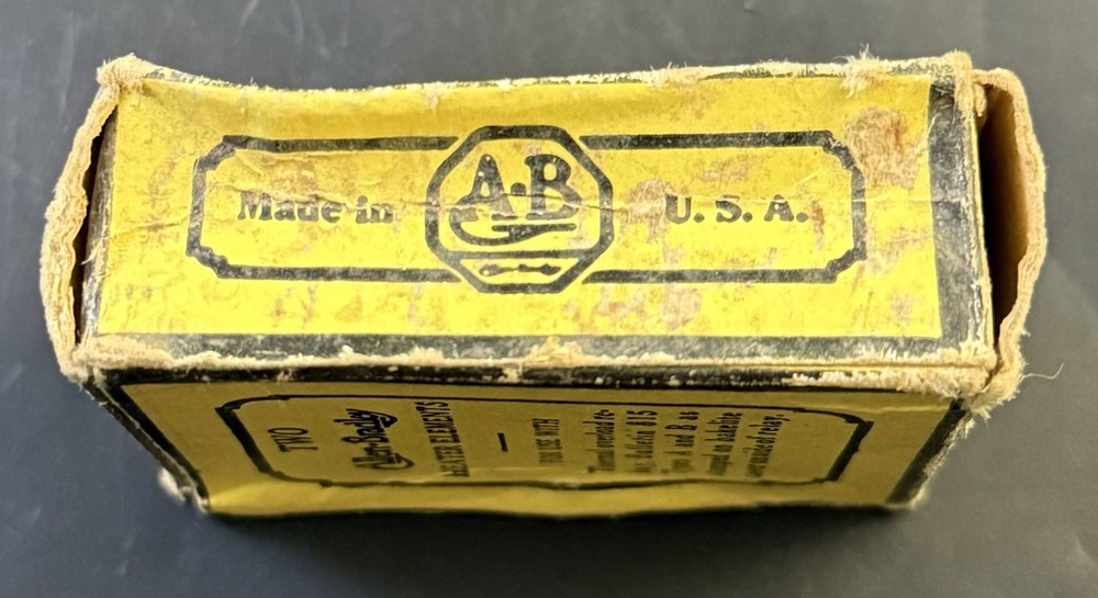 TWO Allen-Bradley HEATER ELEMENTS Vh8
