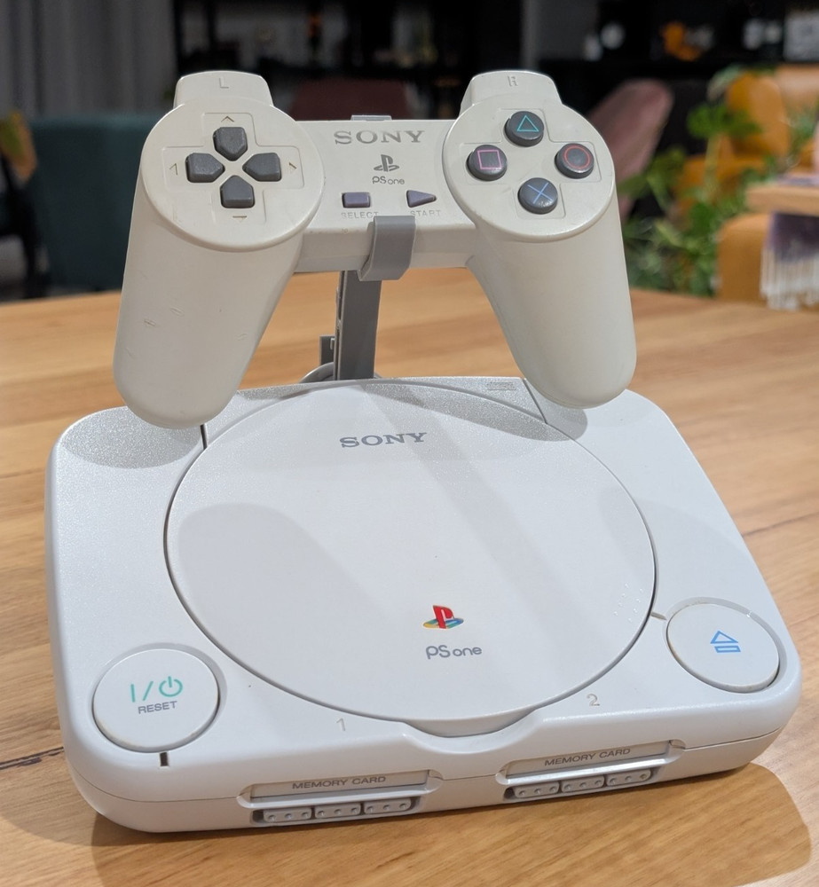 PS1 SLIM Controller Display Stand –Console Holder | Retro Games - Display 3D Pr
