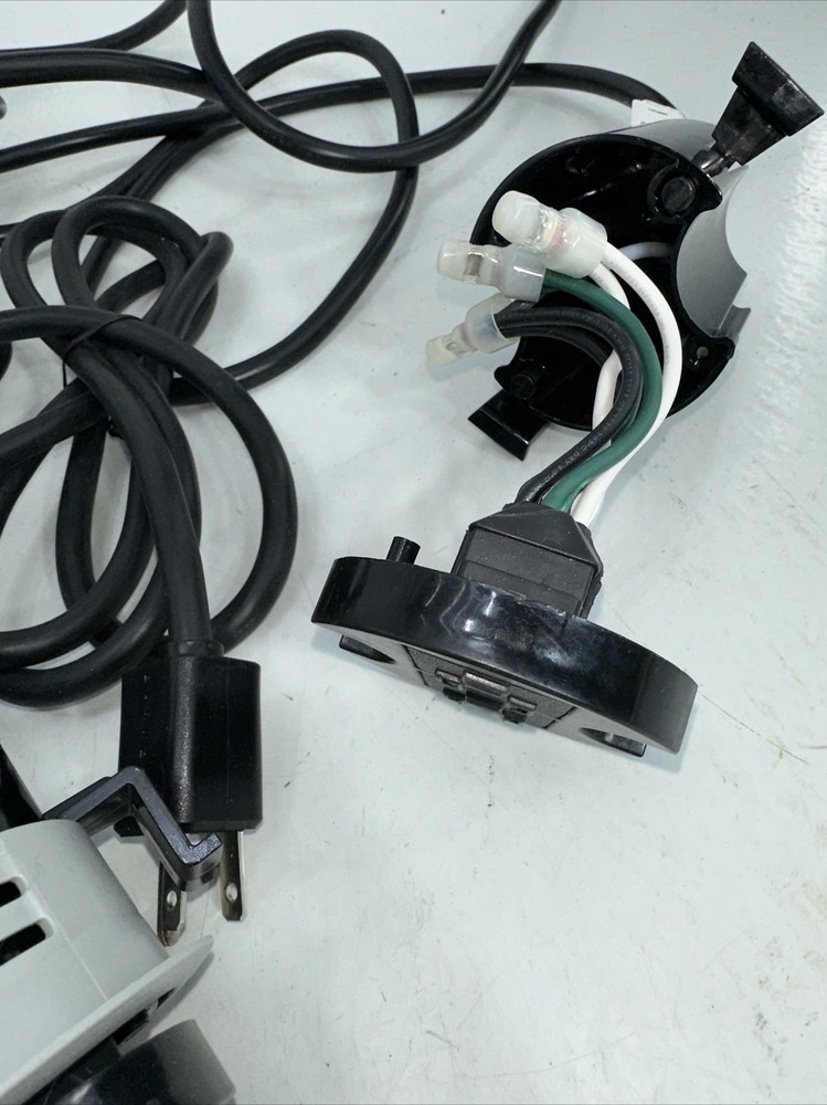 Byrne Black Power Data Center Node 2-Outlet Interlink Cable Management System