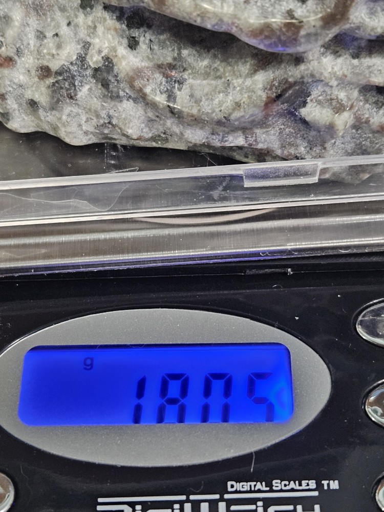 Yooperlite Dragon Skull 3" L 180g Glows Under UV