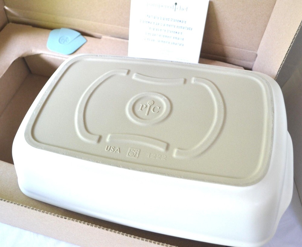 Pampered Chef ~ NEW~ STONE RECTANGULAR BAKER & TRAY 9" x 13" Glazed / Unglazed