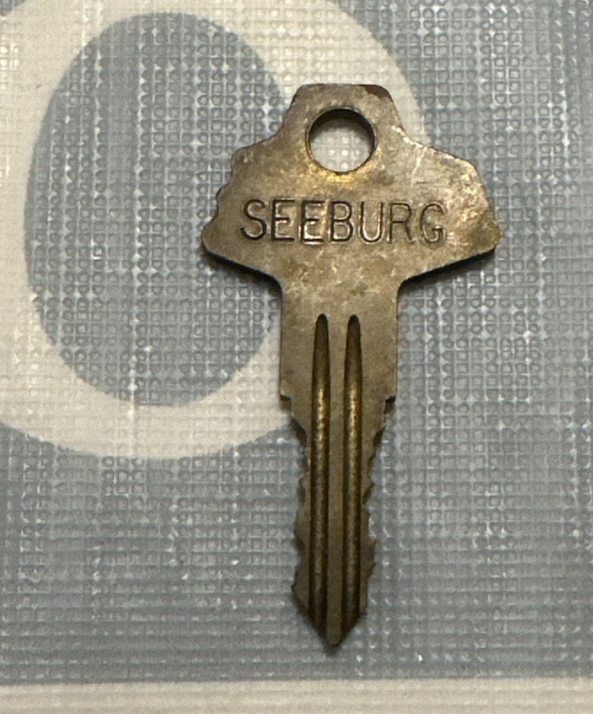 1 Original Seeburg Jukebox Cabinet Key  S102