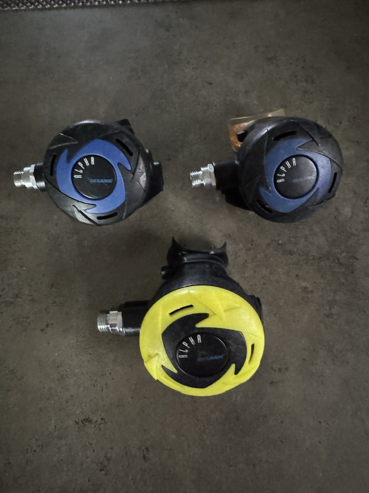 Oceanic scuba second stage regulators