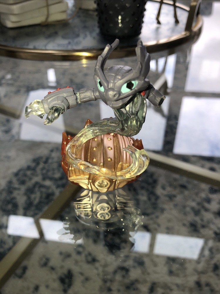 Activision Skylanders Universe Superchargers Spitfire Dragon Fire Element Figure