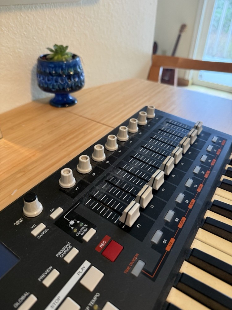 Akai Professional MPK49 49-Key USB Midi Performance Keyboard Controller