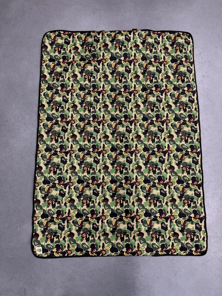 FW19 Bape ABC Picnic Sheet - Green