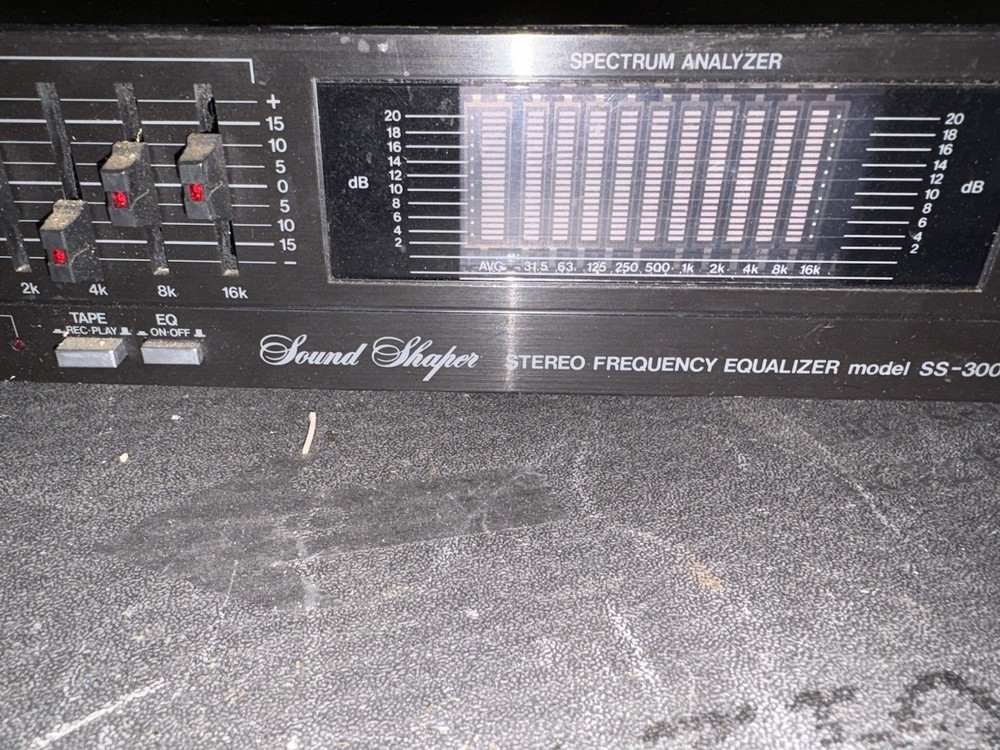 ADC Sound Shaper SS-300SL Stereo Frequency Equalizer Spectrum Analyzer