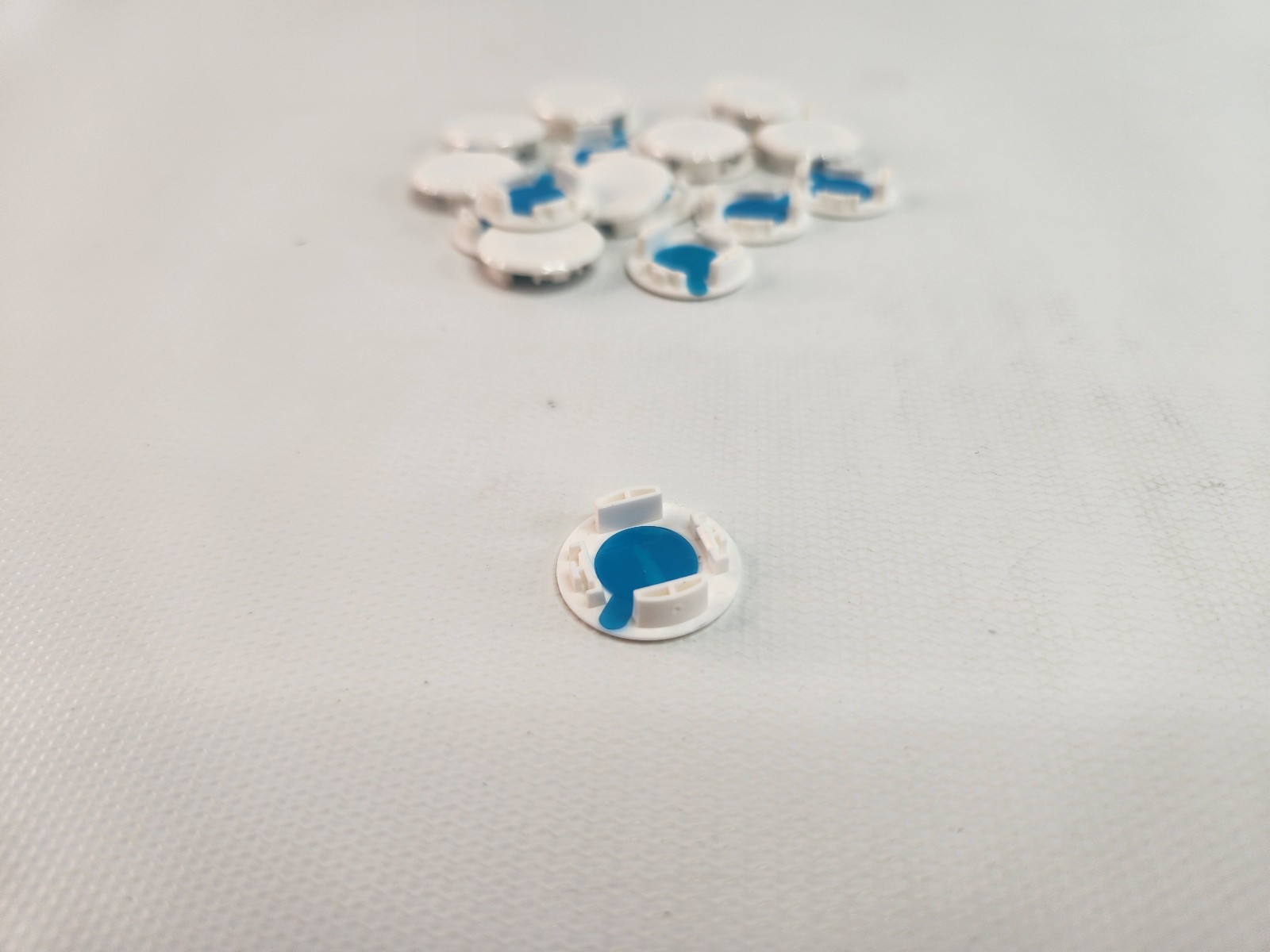 (1) Magnetic Cap August Smart Lock Doorsense White Brand New Part