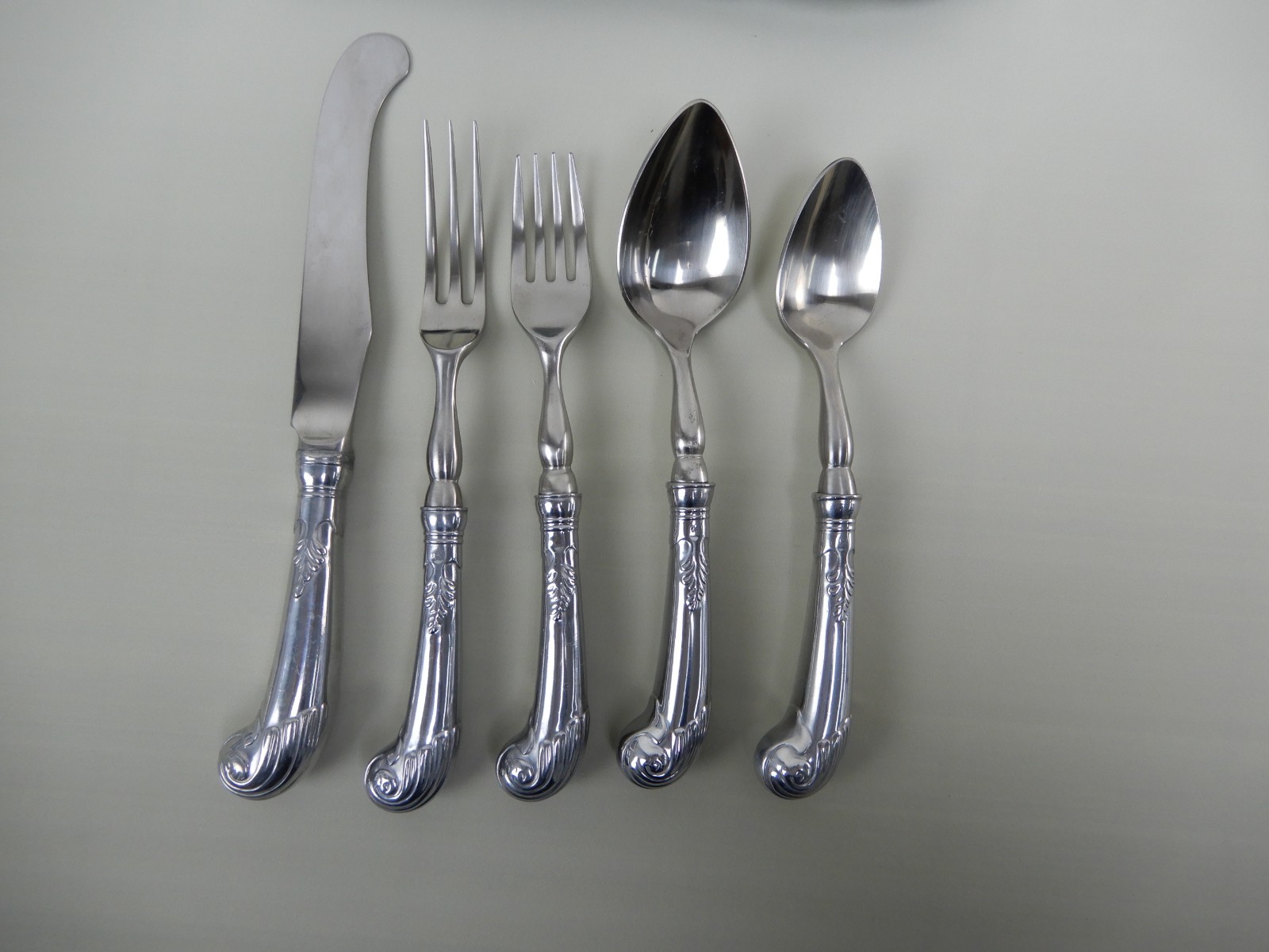 Wilton Armetale RWP Bishop White Pewter Stainless Steel 5 Piece Flatware Set