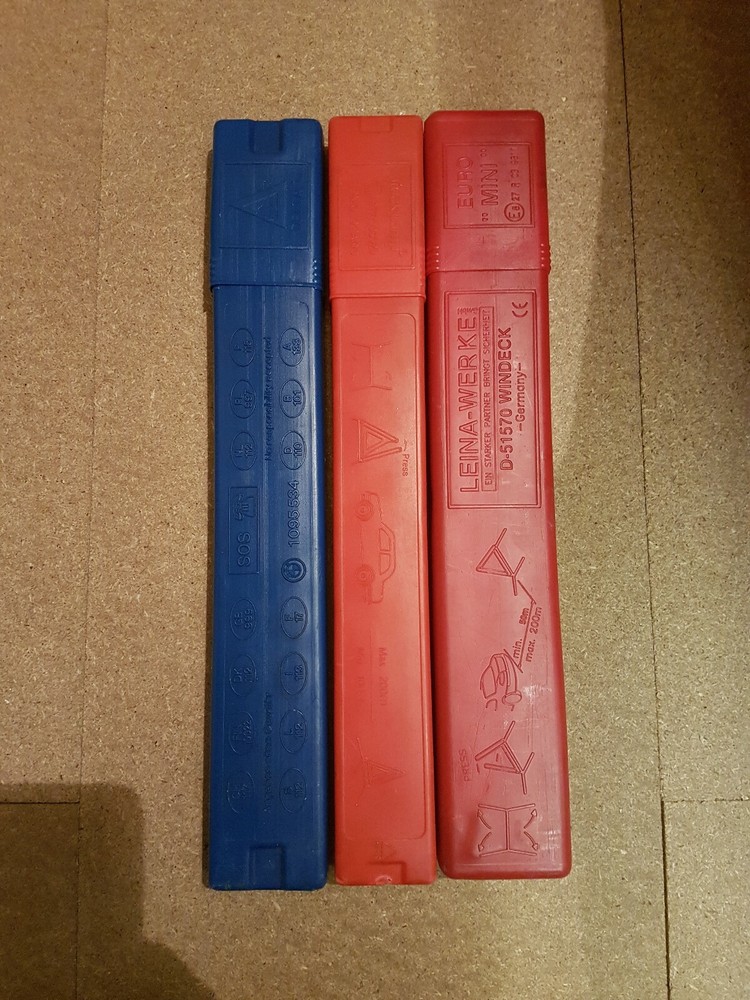 Car warning triangle