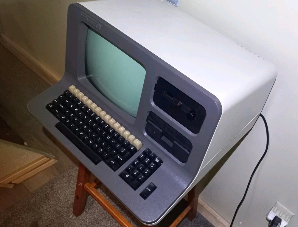 FULLY WORKING Northstar Advantage Vintage Computer CP/M Z80 + Extras RARE MODEL