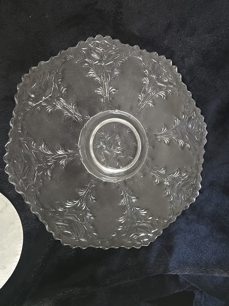 Pedestal Serving Dish And 2 Trivets