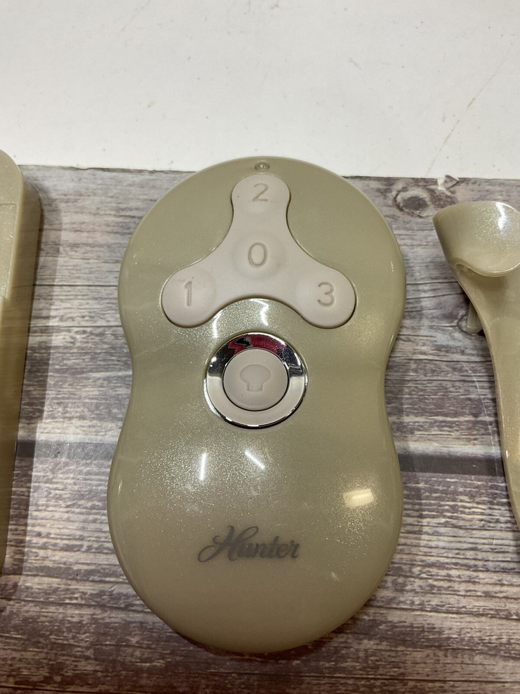 Hunter K0474-02 Replacement Remote Control and Wall Holder