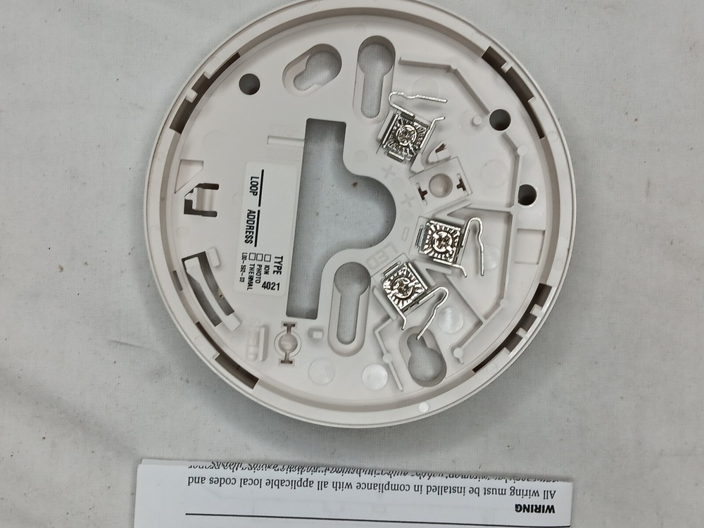 FIKE SYSTEM SENSOR EB BASE 4″ PLUG-IN DETECTOR BASES L01-1069-001