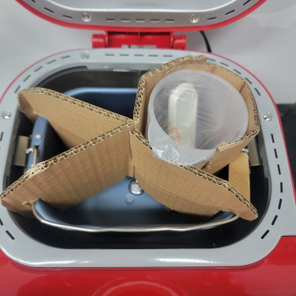 Breadman TR520: Programmable Bread Maker for 1, 1 ½ , and 2 lb. Loaves-Red NWOB