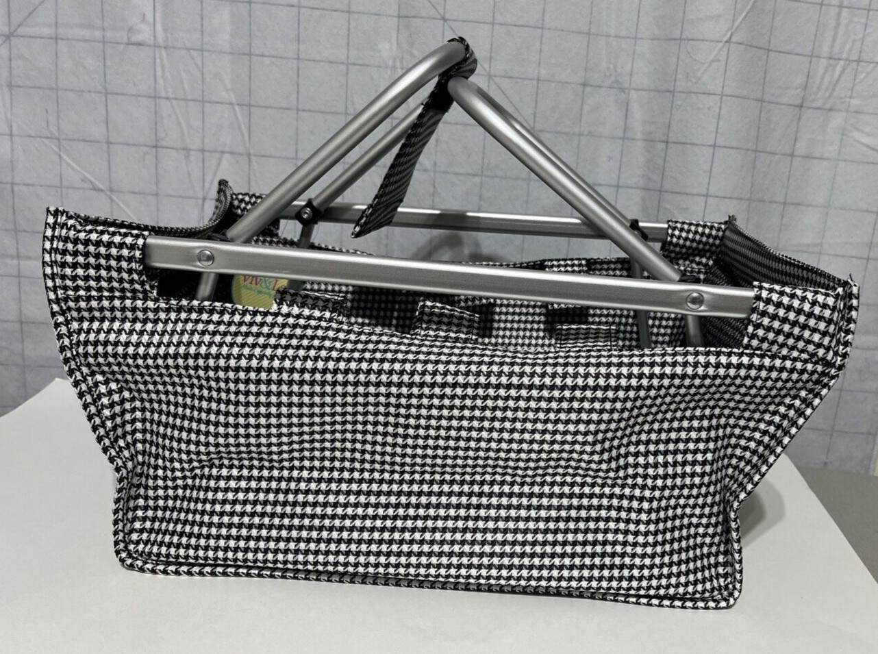 Viv and Lou Houndstooth Market Tote with Durable Removable Aluminum Frame NEW