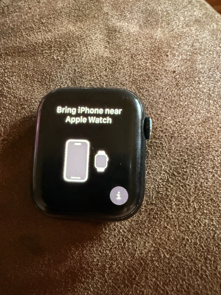 Apple Watch Series 9 45mm Locked