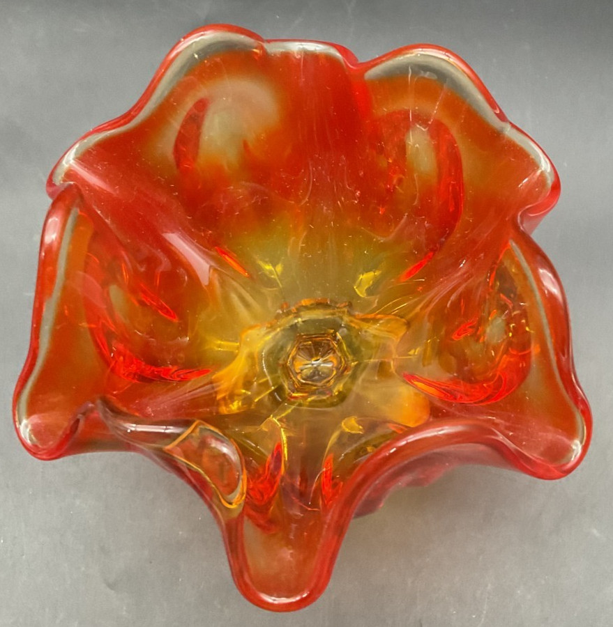 L.E. Smith Persimmon Simplicity Pattern Handkerchief Compote 6"