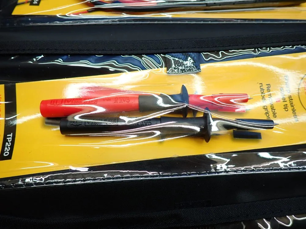 FLUKE SUREGRIP PROBE LIGHT AND EXTENDER KIT L215