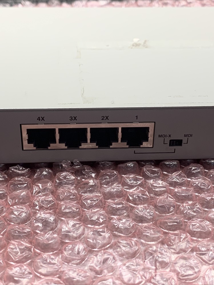 Used CentreCom 4 Port Stackable Hub MR904TX