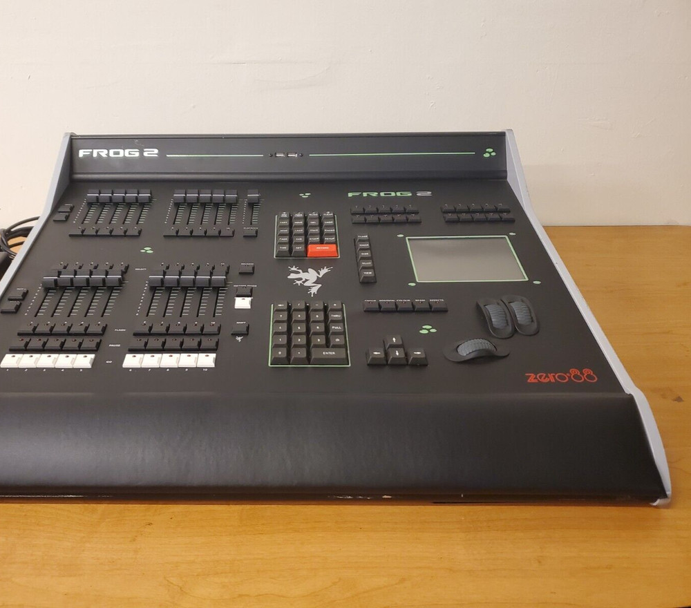 Zero 88 Frog 2 console deploys with touchscreen control "NO Power adapter"