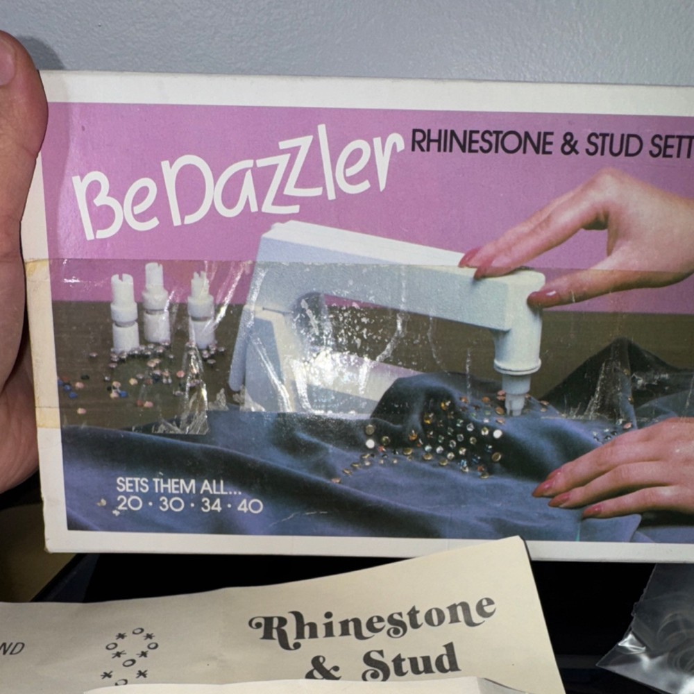 BeDazzler Rhinestone Stud Setter 4 Plunger Sizes.Patterns, Accessories open box