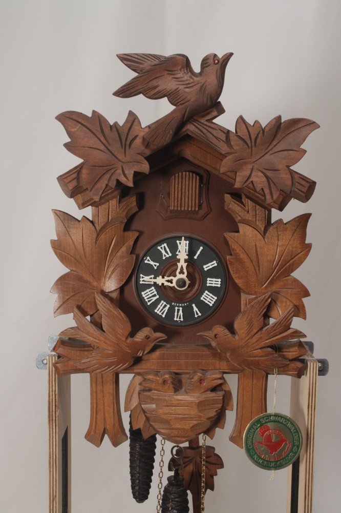 Working Hubert Herr Automaton Feeding Birds Wall Cuckoo Clock.