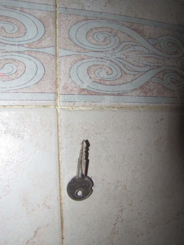 VINTAGE Cruciform Key 4 SIDED