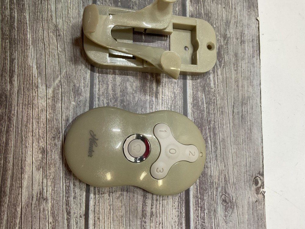 Hunter K0474-02 Replacement Remote Control and Wall Holder