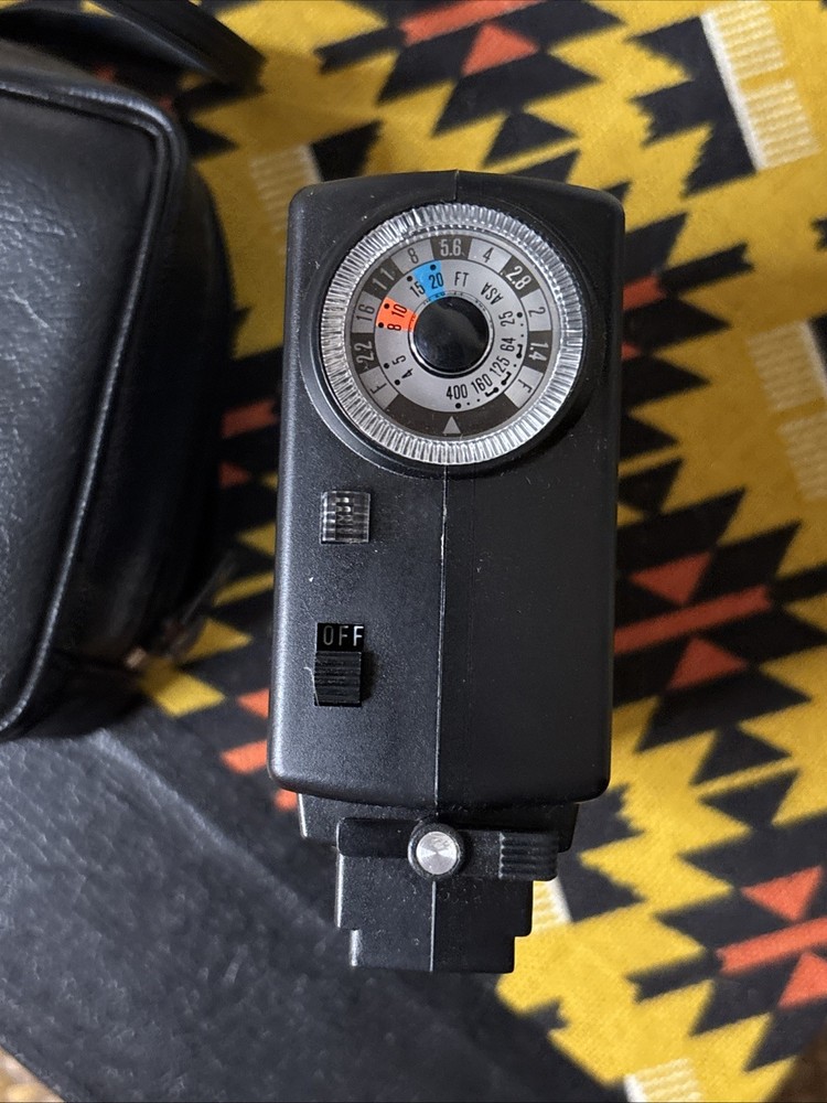 VTG Vivitar Auto 252 Flash With Case SLR Camera 35mm Tested