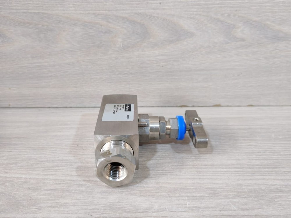 PARKER HNVS8FF NEEDLE PATTERN AND HAND VALVES