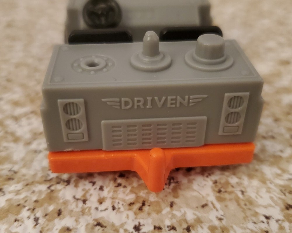 DRIVEN by Battat Airport Luggage Puller- BXJ