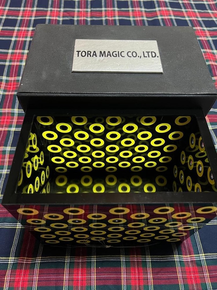 Second hand magic tricksB332 rare black box