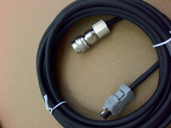 1PC NEW   Servo encoder cable R88A-CRKC003N L:3m~