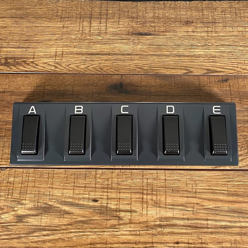 Korg EC5 5 Button Multi Function Keyboard External Controller Footswitch