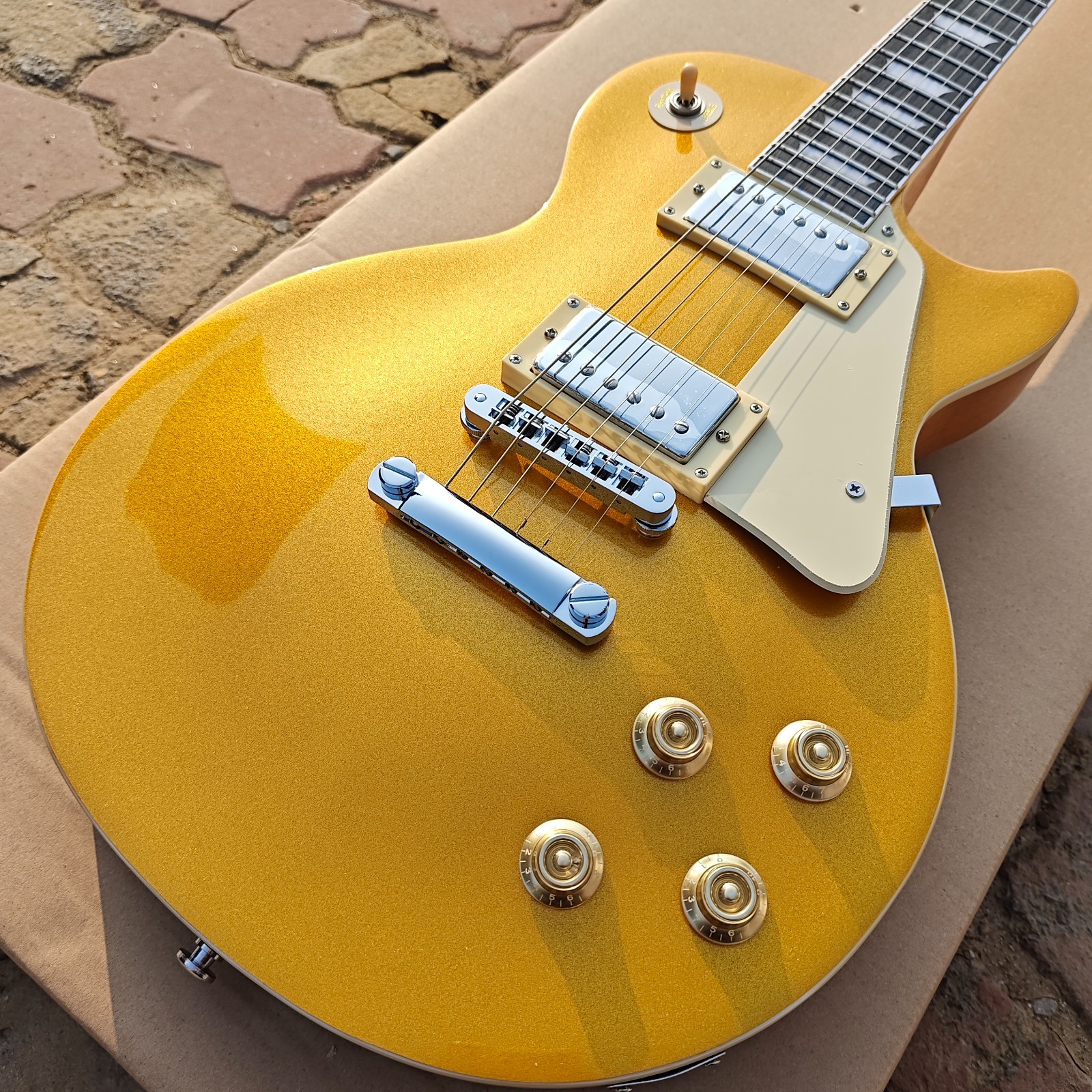 Sale LP standard Gold Top Guitar 6 Strings Solid Mahogany body & neck ABR1