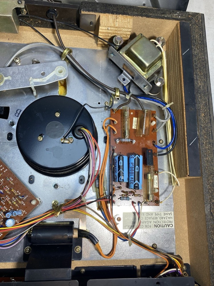 QUADRAFLEX REFERENCE 610T TURNTABLE / RECORD PLAYER (partly Working/read)