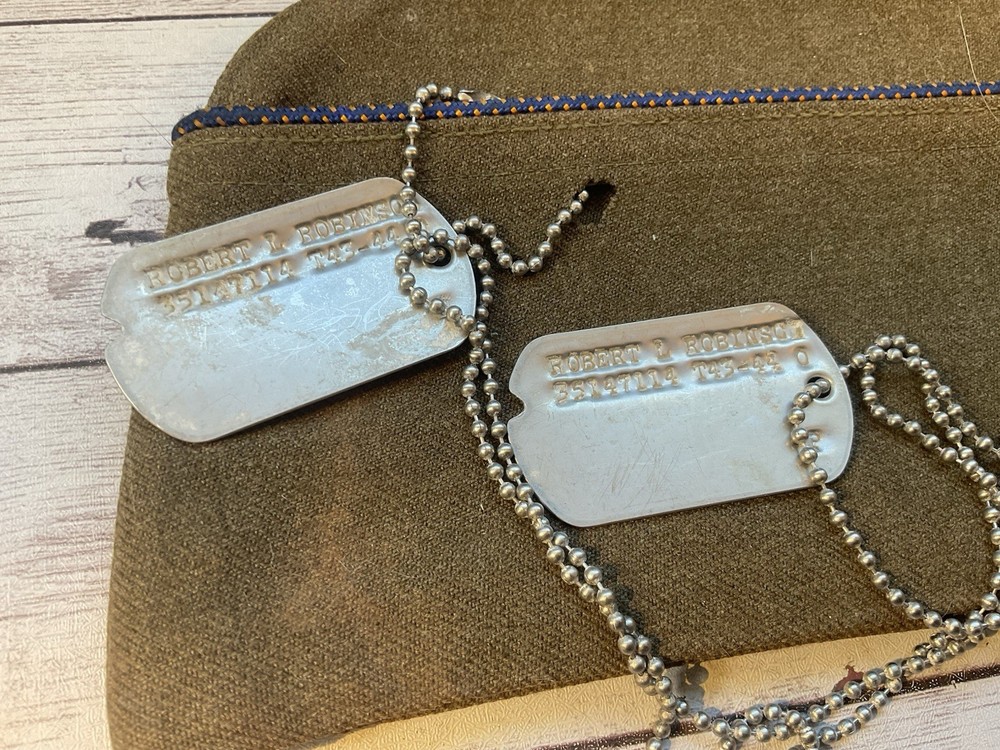 ORIGINAL WWII USAAF 8TH AIR FORCE AIRCREWMAN DOG TAGS AIR MEDAL ETC - WIA