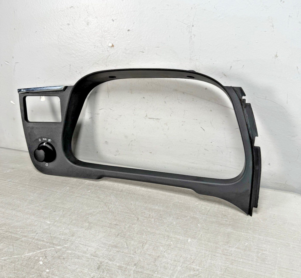 2020 Peterbilt/Paccar 579 Dash Panel Trim S64-6119 *2112*