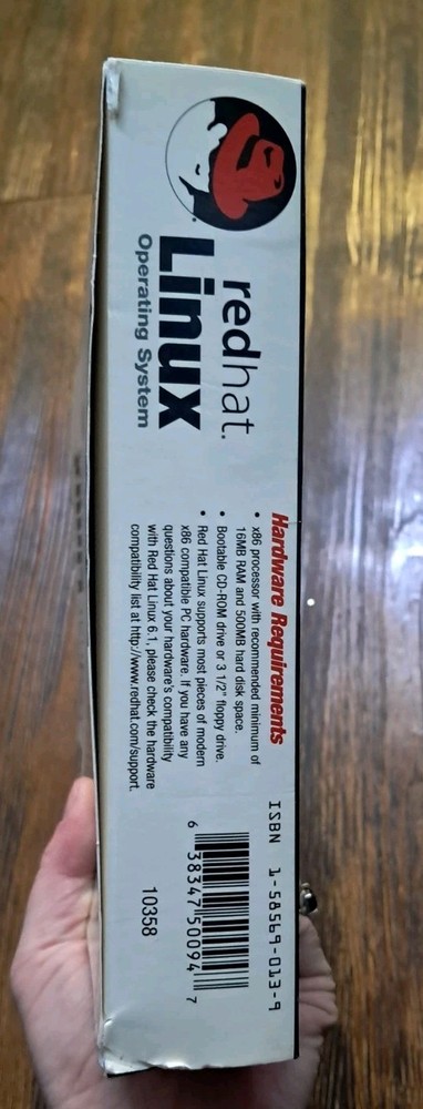 Red Hat Linux 6.1 Boxed Set 1999 Complete w/ CDs & Manual