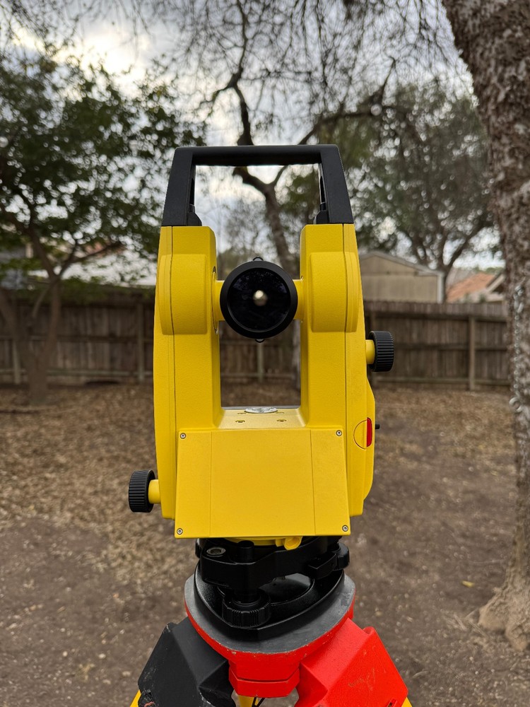 Leica Builder T100 Digital Theodolite | Excellent Condition | Tested