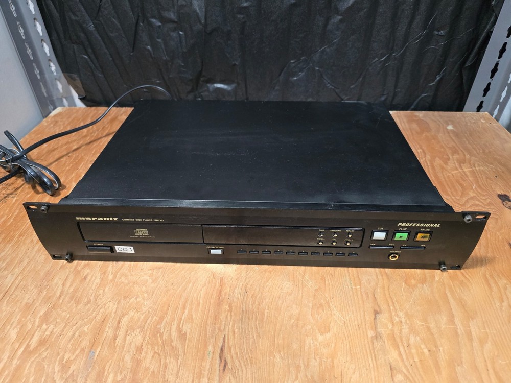 Marantz Compact Disc Player - PMD 321U