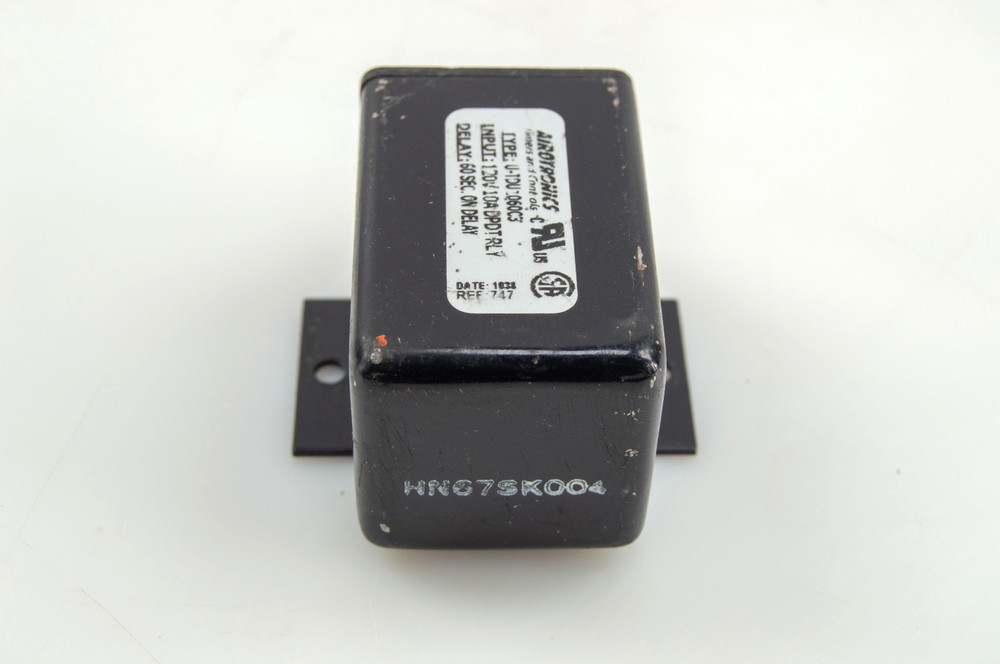 AIR-O-TRONICS U-TDU-1010C3 SOLID STATE TIMER RELAY 120V 60 SEC DELAY