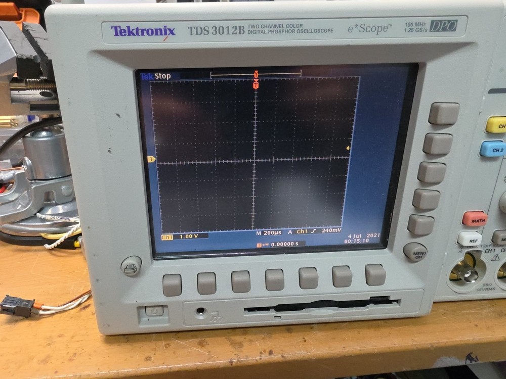 Tektronix TDS3012B 100MHz 2 Channels Digital Oscilloscope Advaced Trigger FFT