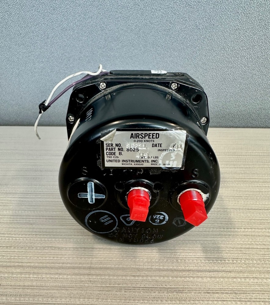 United Airspeed indicator 8025