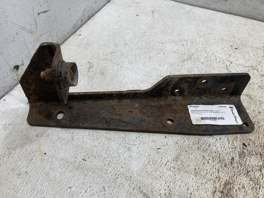 Peterbilt 387 Left/Driver Bumper Bracket - Used