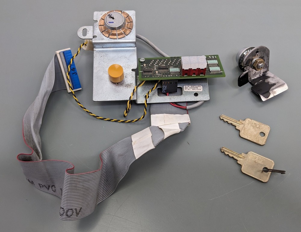 IBM 59F3498 POWERstation 7013 Key + Reset Switch, Status Code Display, Tested