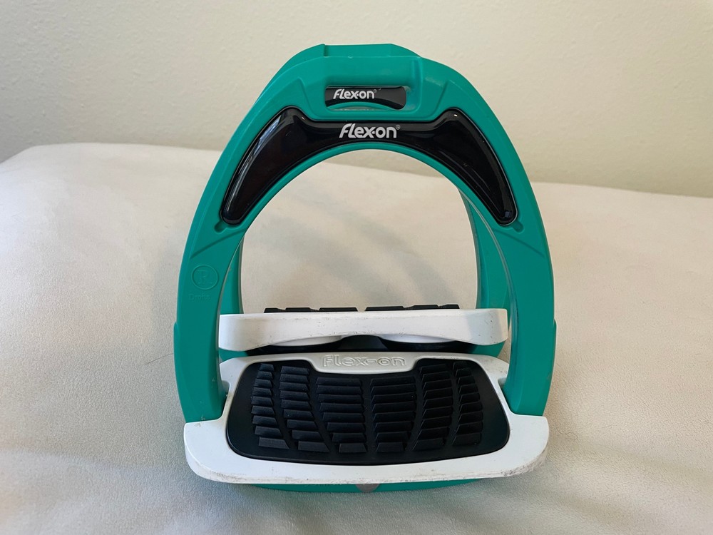 Flex-On Junior Angled Stirrups - 4.75” Wide